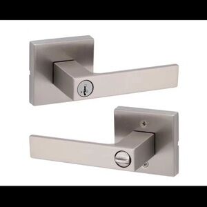 Kwikset Singapore Square Satin Nickel Keyed Entry Handle w/ SmartKey Security